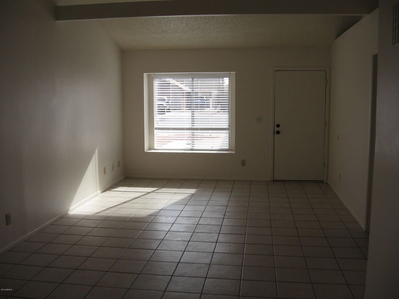 942 W Emerald Cir, Mesa, AZ 85210