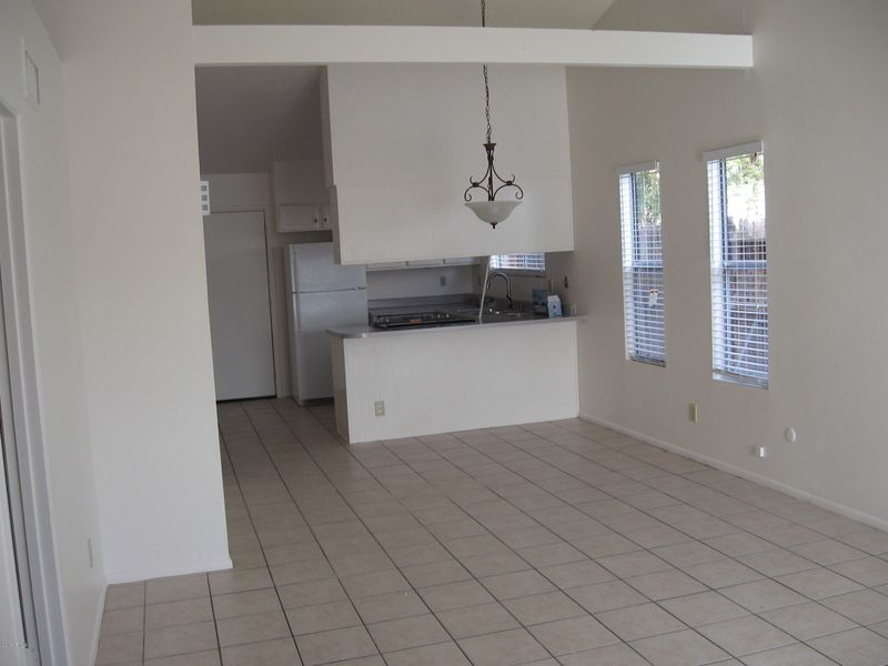 942 W Emerald Cir, Mesa, AZ 85210