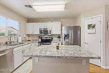 9420 Leila Ln, Phoenix, AZ 85041