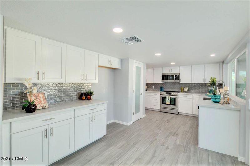 9421 N Arroya Vista Dr E, Phoenix, AZ 85028
