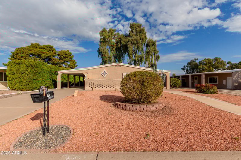 9422 Lakeside Dr, Sun Lakes, AZ 85248