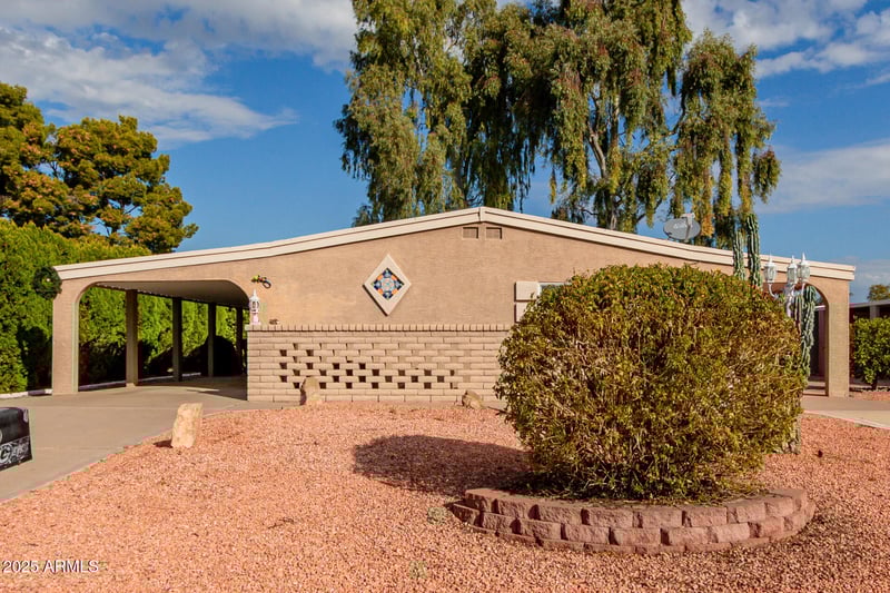 9422 Lakeside Dr, Sun Lakes, AZ 85248