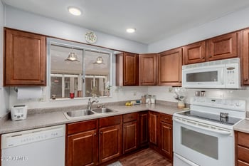 9422 Lakeside Dr, Sun Lakes, AZ 85248