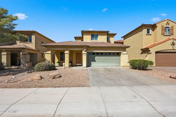 9422 Palm Ln, Phoenix, AZ 85037
