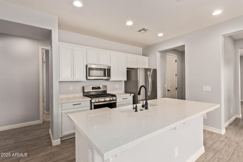 9422 Static Ave, Mesa, AZ 85212