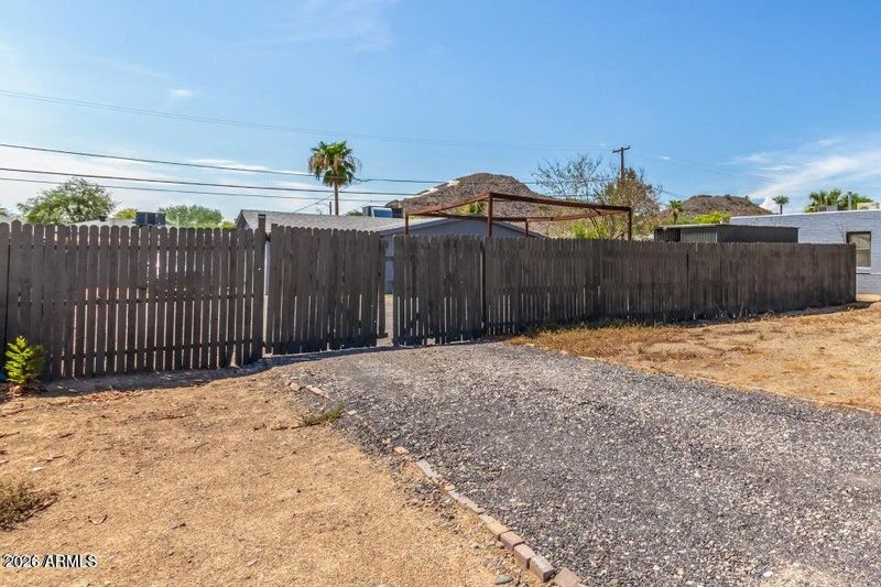 9424 N 2nd Pl, Phoenix, AZ 85020