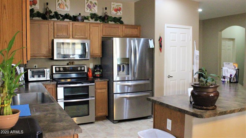 9424 W Odeum Ln, Tolleson, AZ 85353