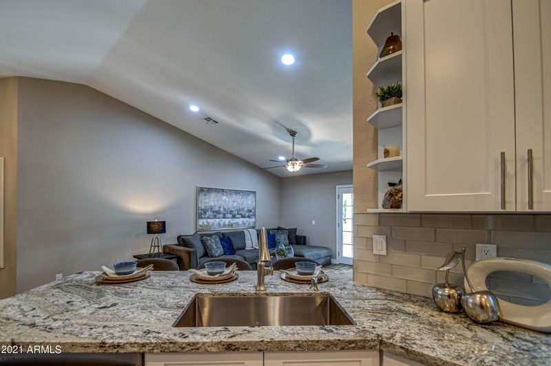 9425 E Cedar Waxwing Dr, Sun Lakes, AZ 85248