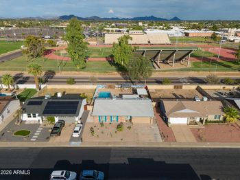 9425 N 63rd Dr, Glendale, AZ 85302