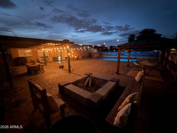 9425 N 63rd Dr, Glendale, AZ 85302