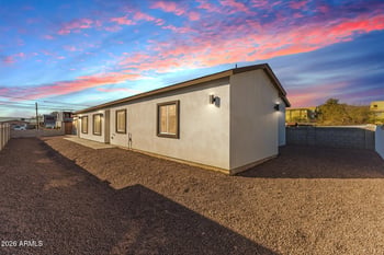 9425 9th Ave, Phoenix, AZ 85021