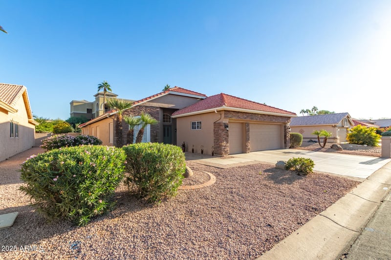 9425 Nacoma Dr, Sun Lakes, AZ 85248