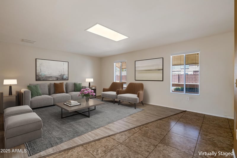 9425 Rolling Hills Dr, Sun City, AZ 85351