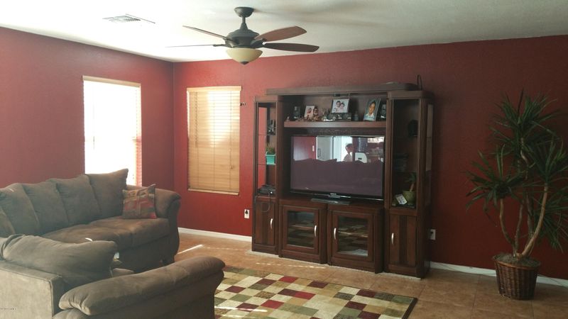 9425 W Jamestown Rd, Phoenix, AZ 85037