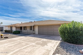 9425 Rolling Hills Dr, Sun City, AZ 85351
