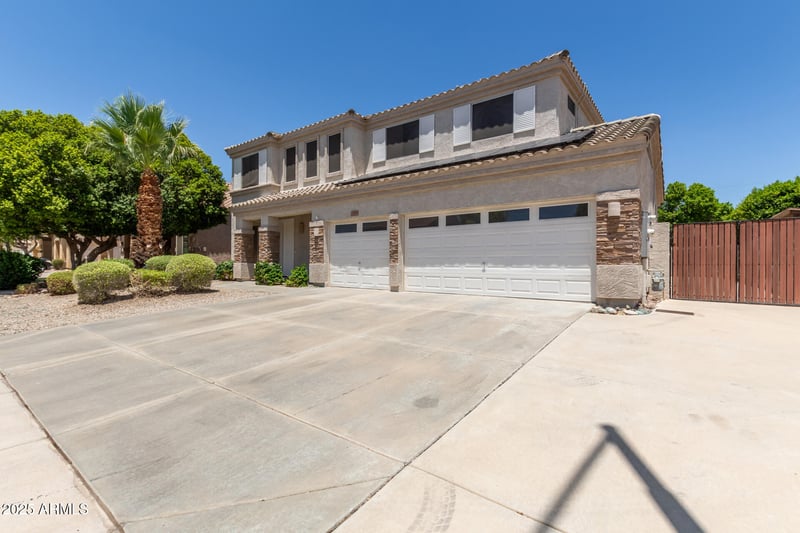 9426 Melinda Ln, Peoria, AZ 85382