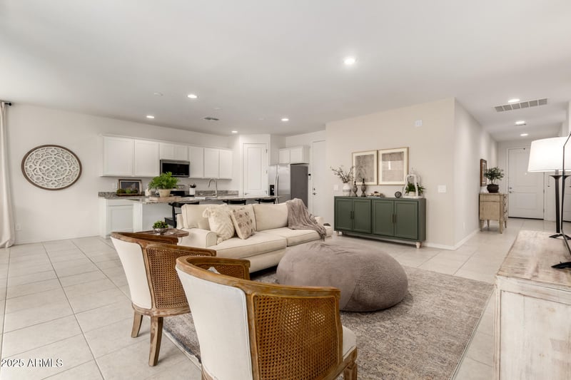 9427 Saturn Ave, Mesa, AZ 85212