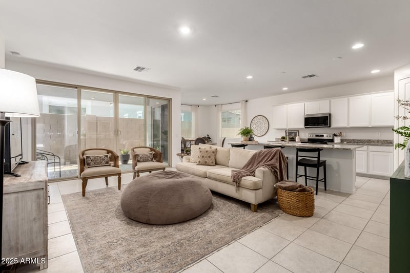 9427 Saturn Ave, Mesa, AZ 85212