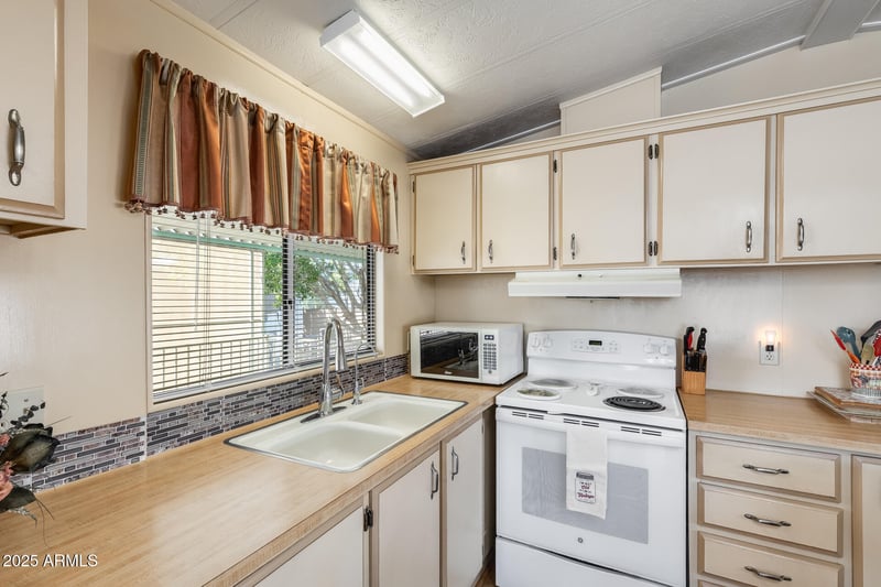 9427 University Dr #36, Mesa, AZ 85207