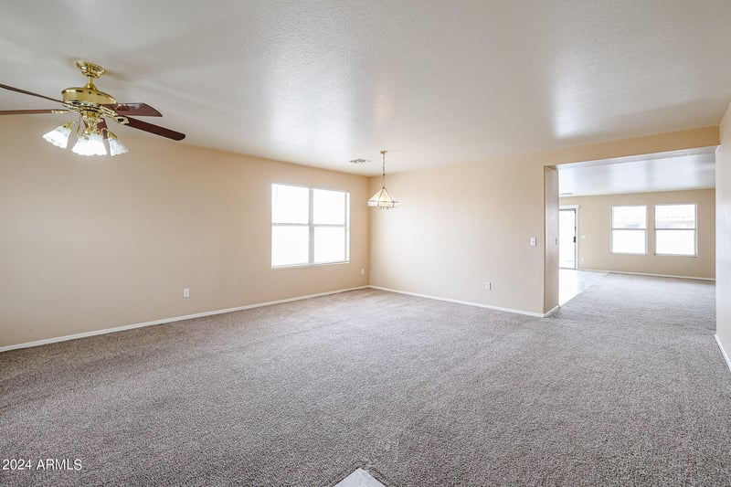 9427 W Elm St, Phoenix, AZ 85037