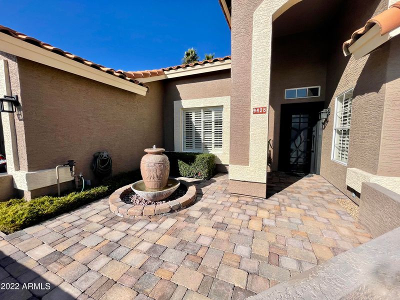 9428 E Sutton Dr E, Scottsdale, AZ 85260