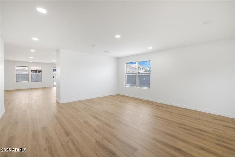 9428 Highland Ave, Phoenix, AZ 85037