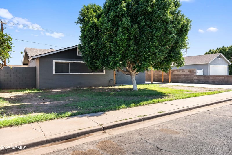 943 Lazona Dr, Mesa, AZ 85204