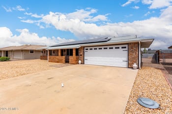 9430 Arrowhead Dr, Sun City, AZ 85351