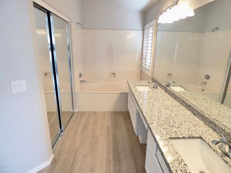 9431 E Sutton Dr, Scottsdale, AZ 85260