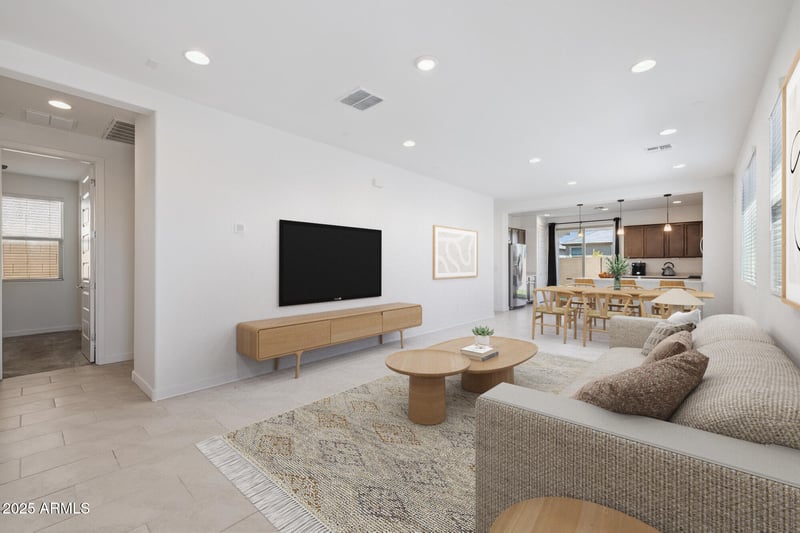 9432 Roma Ave, Phoenix, AZ 85037