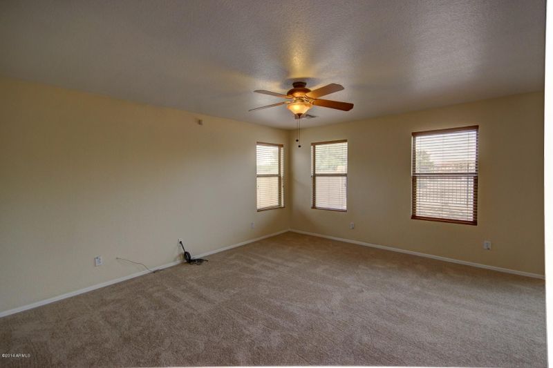 9432 W Terri Lee Dr, Phoenix, AZ 85037