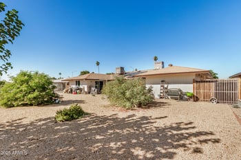 9433 Greenway Rd, Sun City, AZ 85351