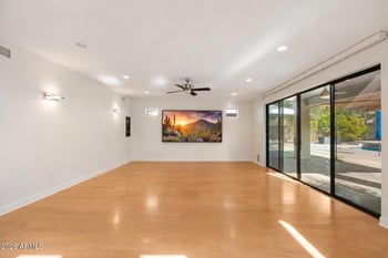 9433 Stanley Pl, Tempe, AZ 85284