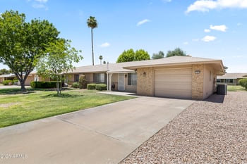 9434 Greenway Rd, Sun City, AZ 85351
