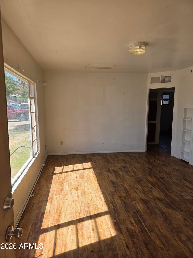 9439 N 6th Ave, Phoenix, AZ 85021