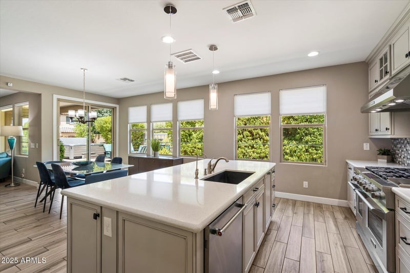 944 Glacier Dr, Chandler, AZ 85248