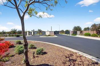 9440 Willow Bend Ln, Phoenix, AZ 85037