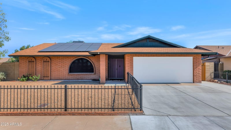 9441 49th Dr, Glendale, AZ 85302