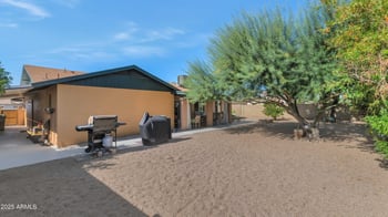 9441 49th Dr, Glendale, AZ 85302