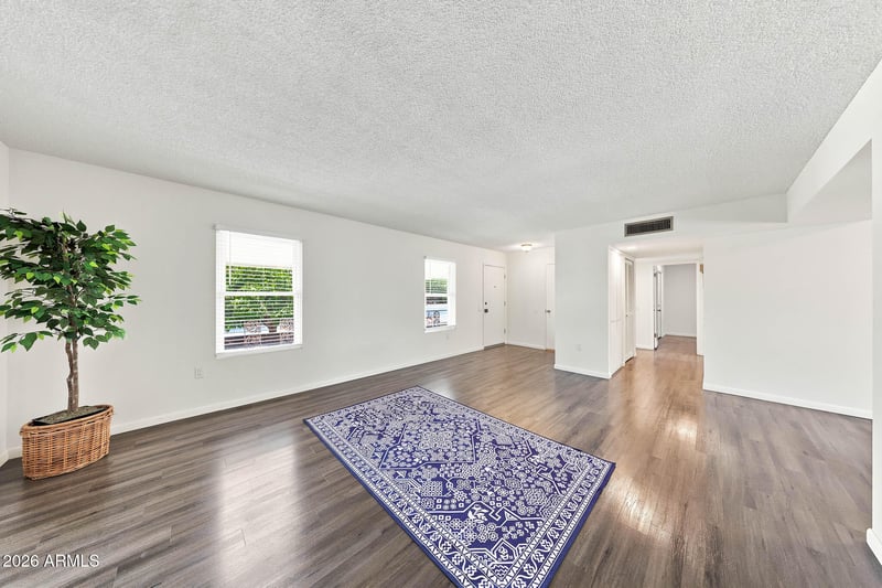 9443 Newport Dr, Sun City, AZ 85351