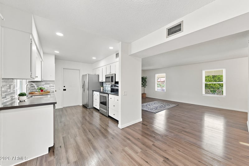 9443 Newport Dr, Sun City, AZ 85351