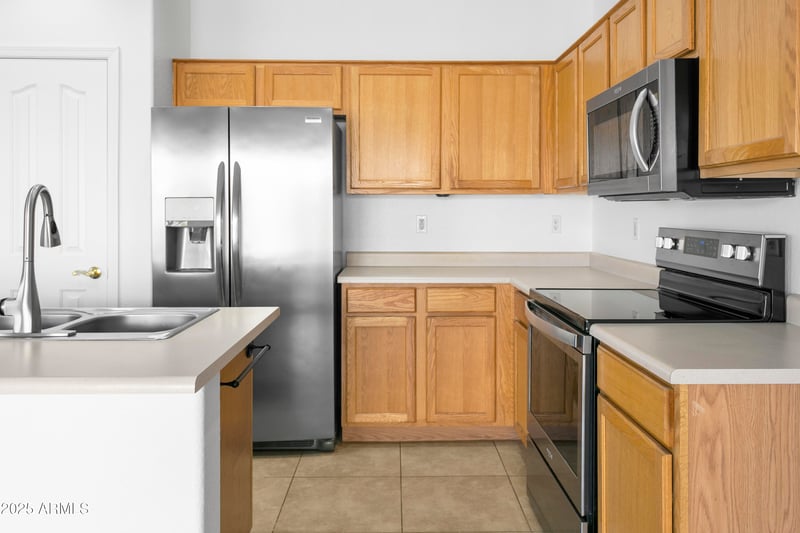 9446 Albert Ln, Peoria, AZ 85382