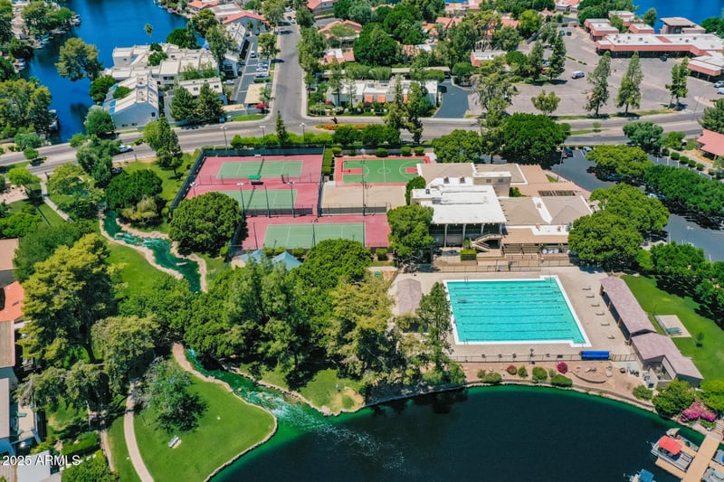 945 Leeward Ln, Tempe, AZ 85283