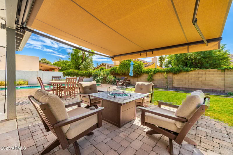 945 Leeward Ln, Tempe, AZ 85283