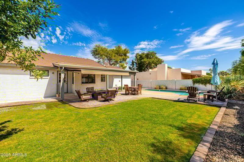 945 Leeward Ln, Tempe, AZ 85283