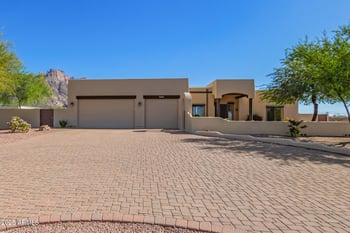 945 Mountain View Rd, Apache Junction, AZ 85119