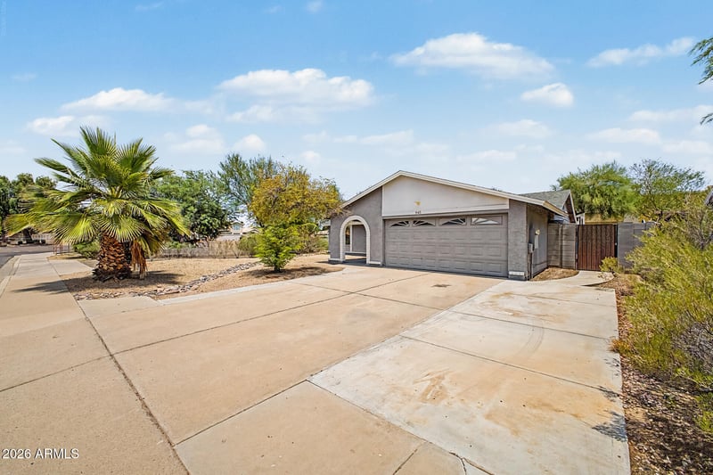 945 Central Dr, Chandler, AZ 85224