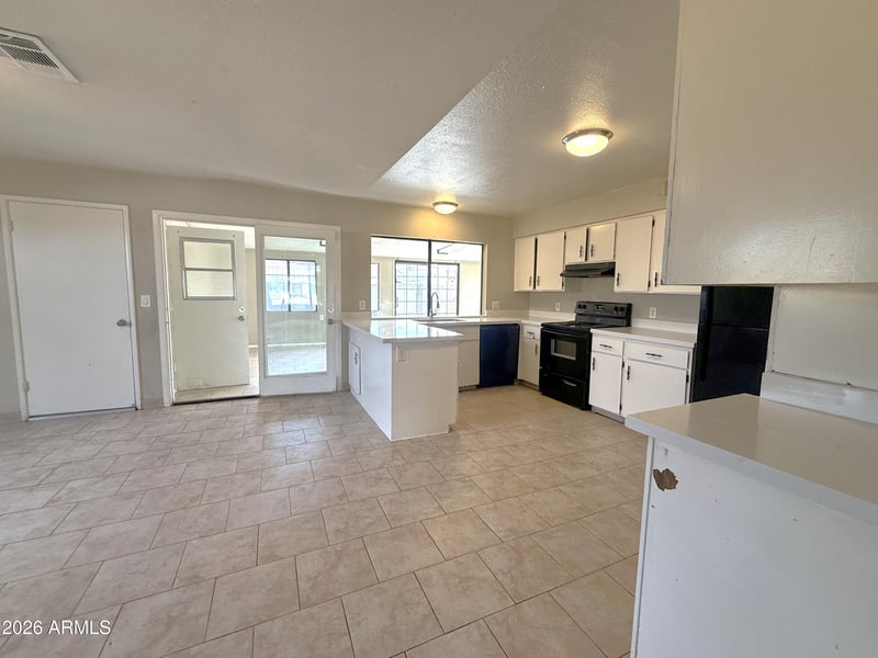 945 Gemini Dr, Tempe, AZ 85283