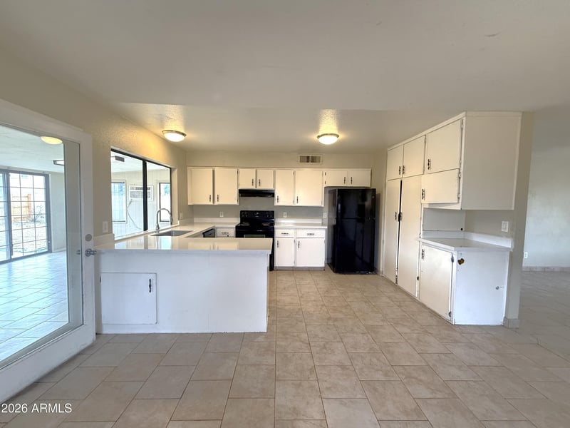 945 Gemini Dr, Tempe, AZ 85283