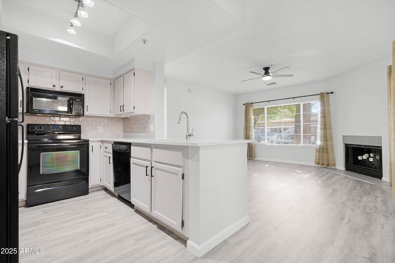 9450 Becker Ln #1017, Scottsdale, AZ 85260